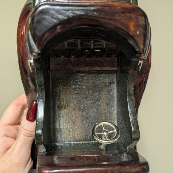 Classic Wooden Car - Picture 6 of 7